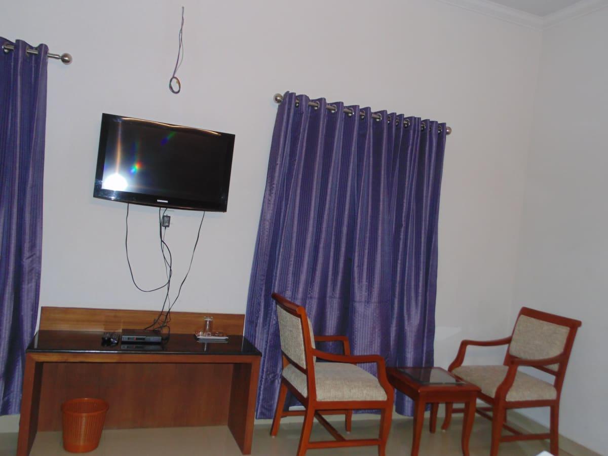Hôtel Premier House à Thiruvananthapuram Extérieur photo